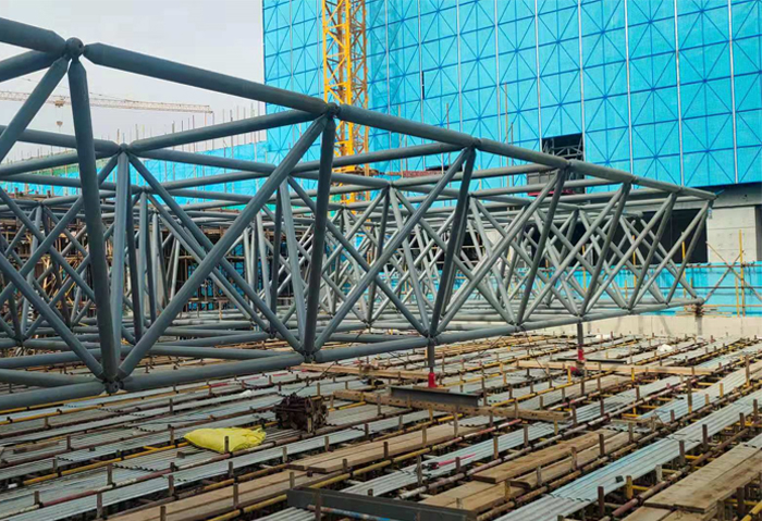 耒阳高铁东总部基地2号楼网架